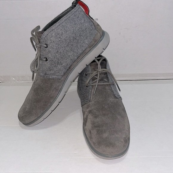 UGG Freemont Chukka Boot - Picture 2 of 8